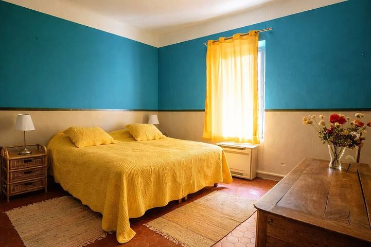 Location de vacances pour 5 personnes, avec terrasse et jardin, animaux acceptés à La Tour-d'Aigues - 2