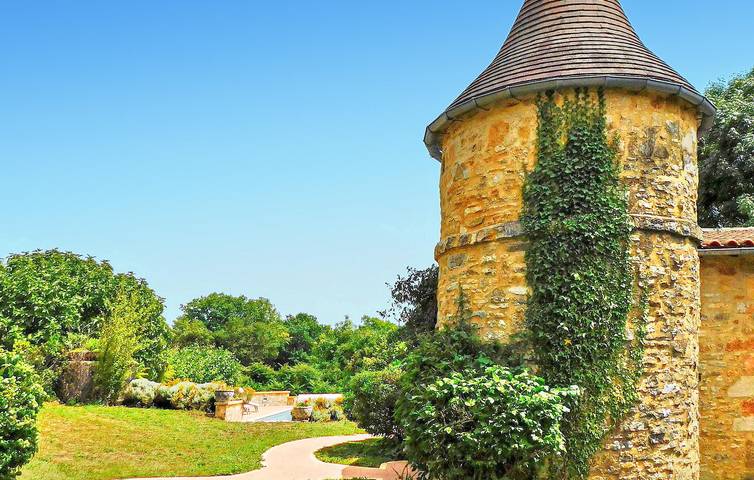 Location de vacances pour 12 personnes, avec Terrasse ainsi que Jacuzzi et Piscine à Daglan - 3