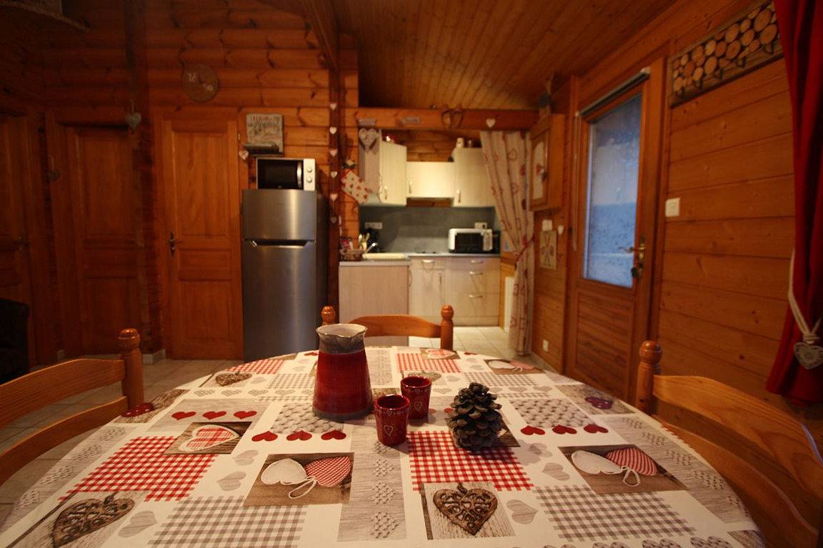 "Aux 4 Saisons" sur grand terrain clos proche Gérardmer in Saint-Nabord, Région d'Épinal