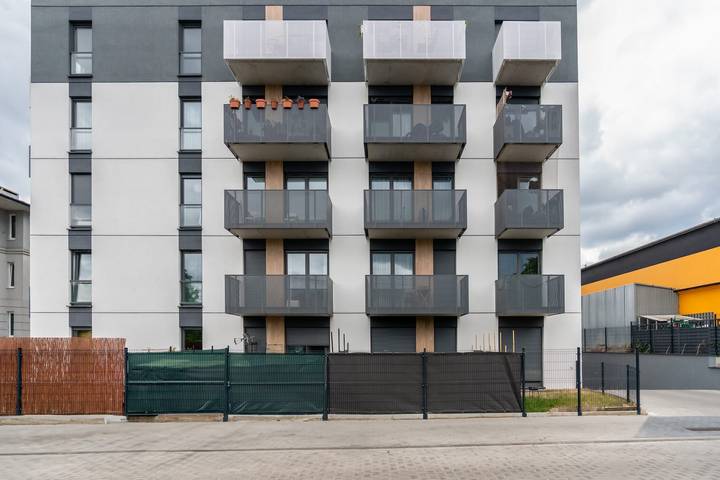 Entire apartment, Cozy Apartment with Garden | Private Parking in Poznan, Greater Poland
