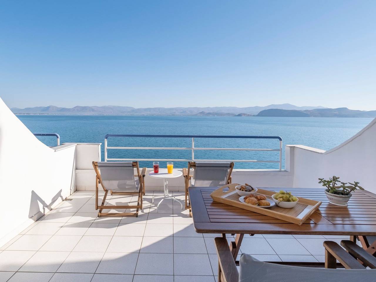 Ganze Wohnung, Schöne Ferienwohnung mit Meerblick in Kiveri in Xiropigado, Kynouria