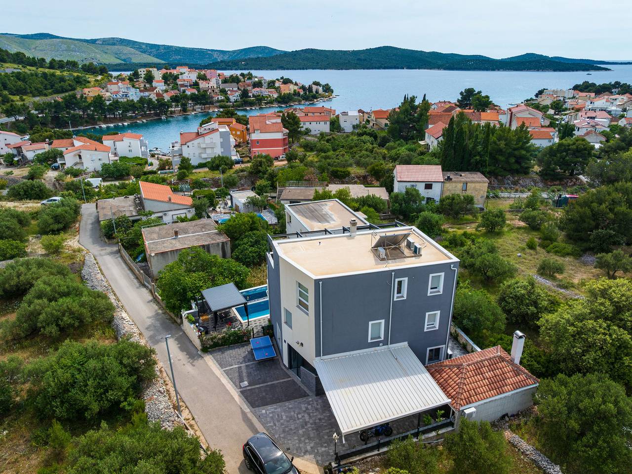 Ganze Wohnung, Apartment Nikita with private pool in Zaboric, Šibenik-Knin