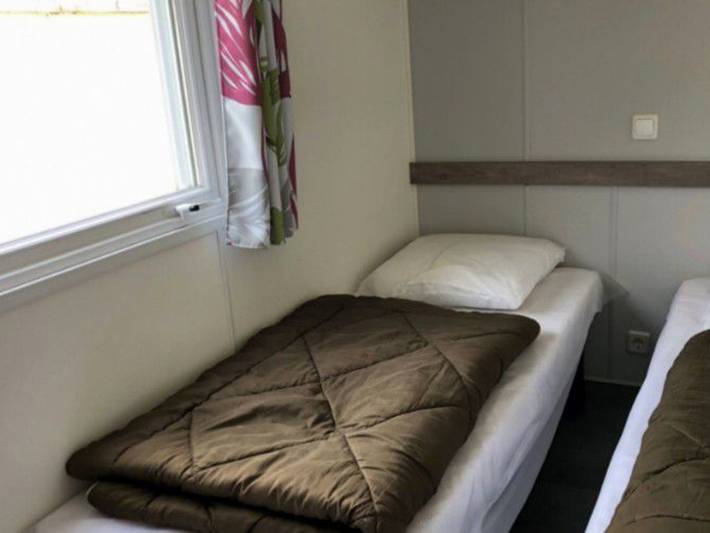 Mobil home pour 6 personnes, avec piscine et terrasse, animaux acceptés à Roquefeuil - 4