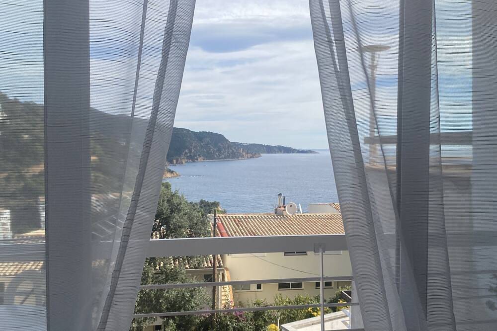Great Apartment Next to the Sea in Tossa de Mar, Costa Brava