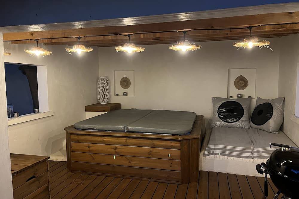 Maison du Bonheur - Piscine - Jacuzzi - Proche Plage in Aimargues, Region de Nimes