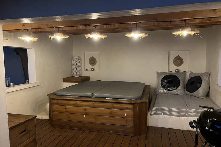 Location de vacances pour 11 personnes, avec jacuzzi ainsi que jardin et terrasse à Aimargues - 2