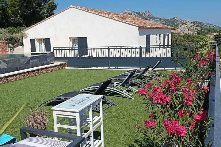 Location de vacances pour 6 personnes, avec jardin à Aureille - 3