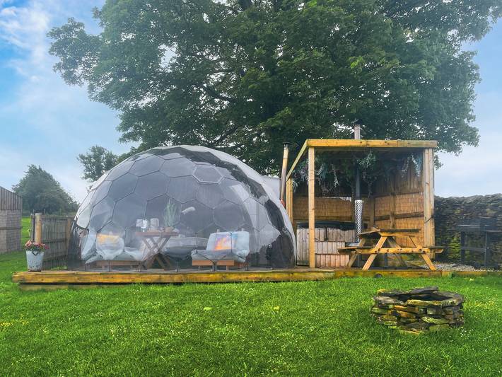 Glamping for 2 people, with garden, with pets in Lancashire