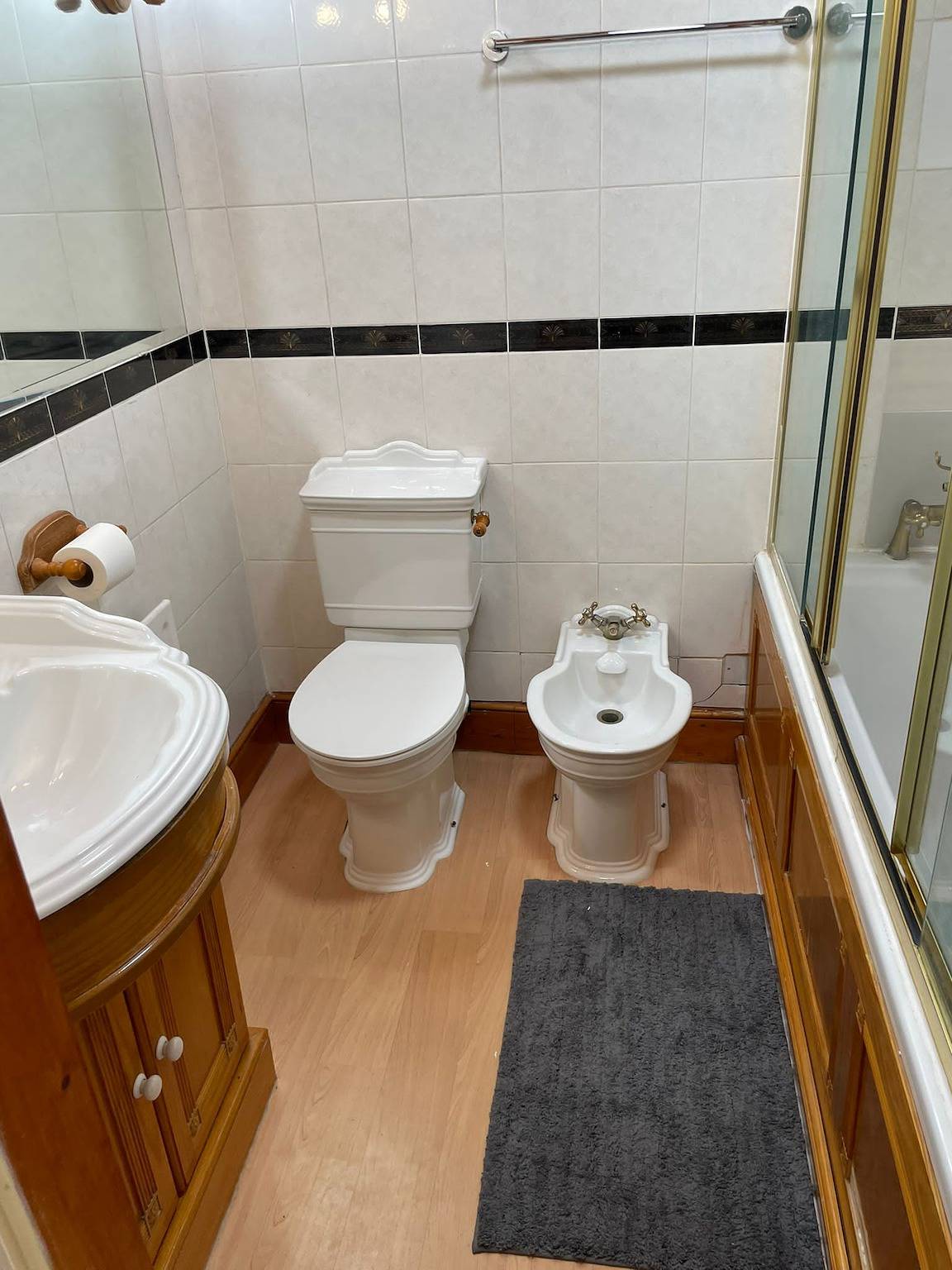 Charming 5-Bed House in Mitcham in Merton, Λονδίνο