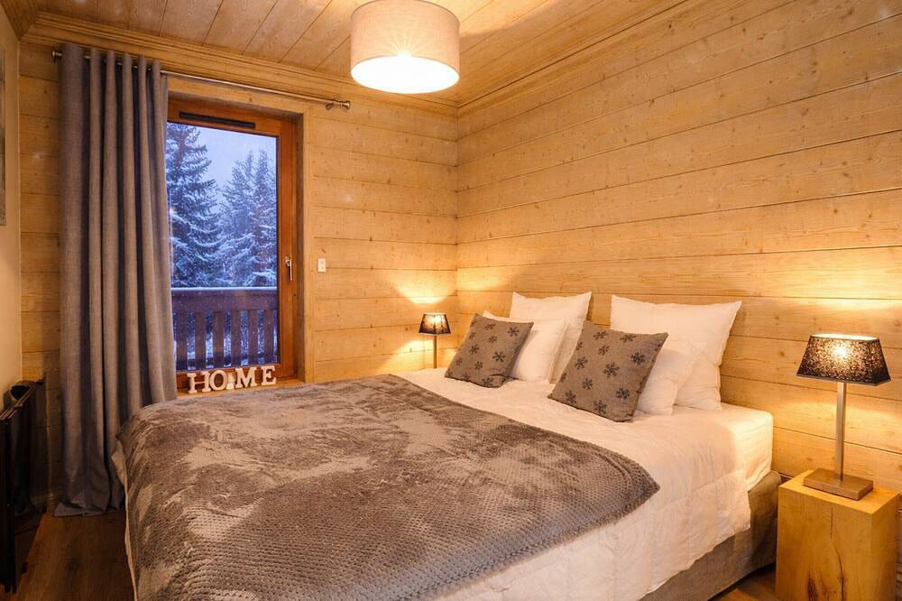Entire apartment, Stunning duplex in Courchevel - 3 bedrooms, parking, Wifi in Courchevel 1650 (Moriond), Saint-Bon-Tarentaise