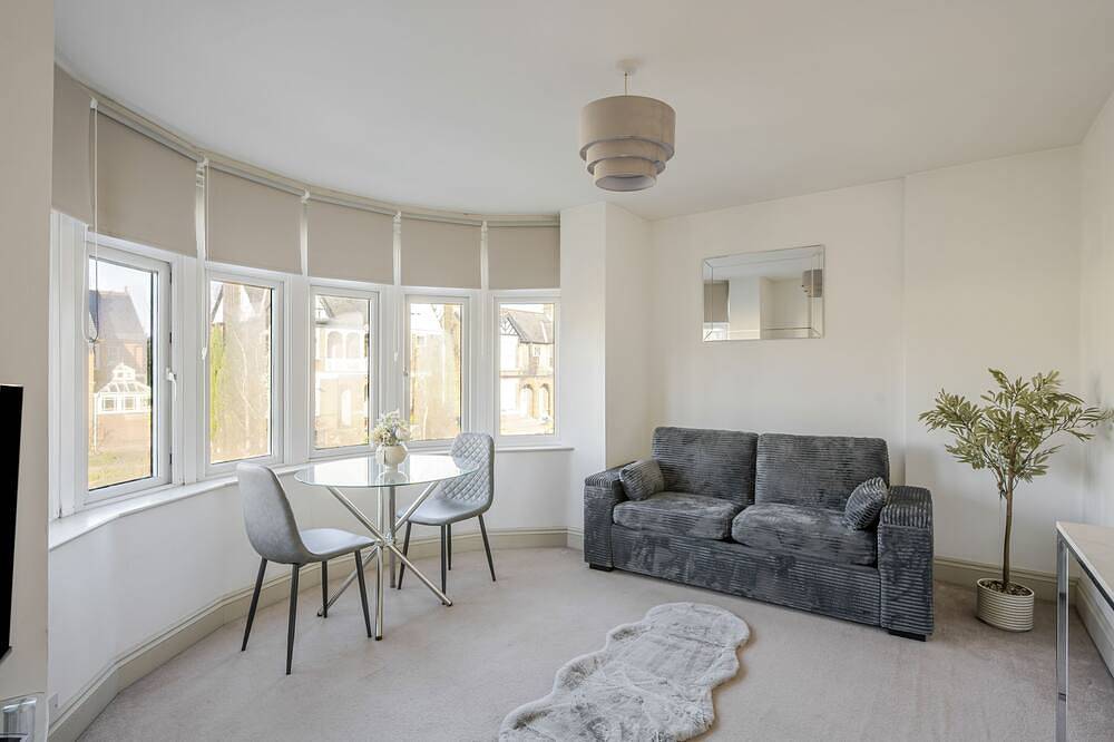 Entire apartment, Moulsham Apartment by Stays Accommodation in Chelmsford, Essex