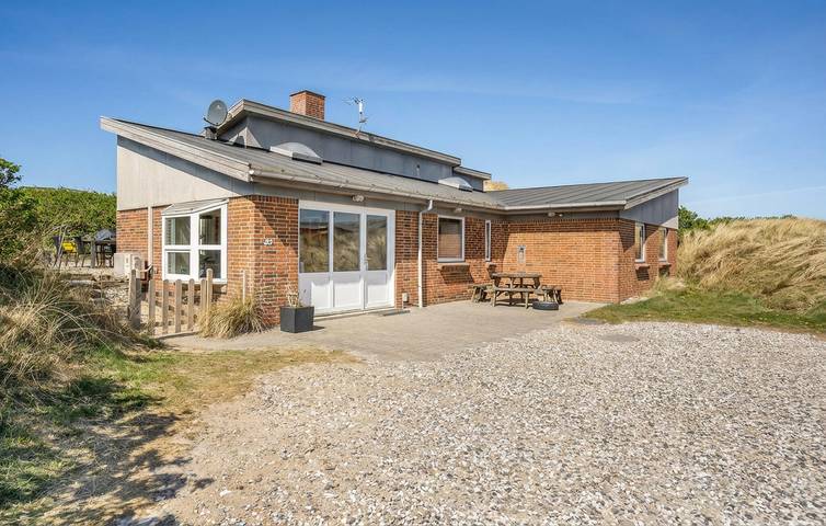 Ferienhaus für 10 Personen, mit Terrasse und Whirlpool sowie Garten und Pool in Holmsland Klit - 2