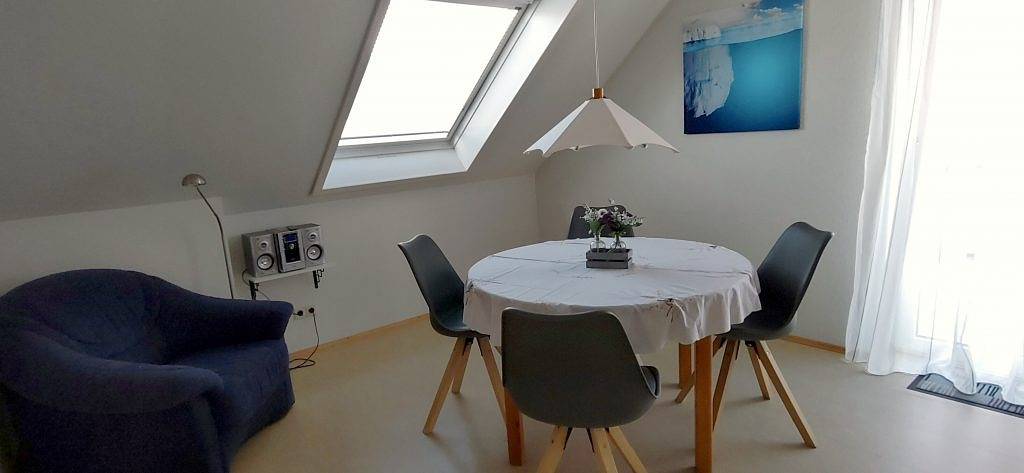 Ganze Ferienwohnung, Nichtraucher-Ferienwohnung Thomas - Ferienwohnung, 103 qm, mit Balkon, 2 Schlafzimmer, max. 4 Personen in Daisendorf, Region Bodensee-Oberschwaben