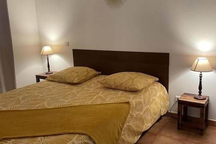 Location de vacances pour 4 personnes, avec piscine et jardin à Serra-di-Fiumorbo - 2