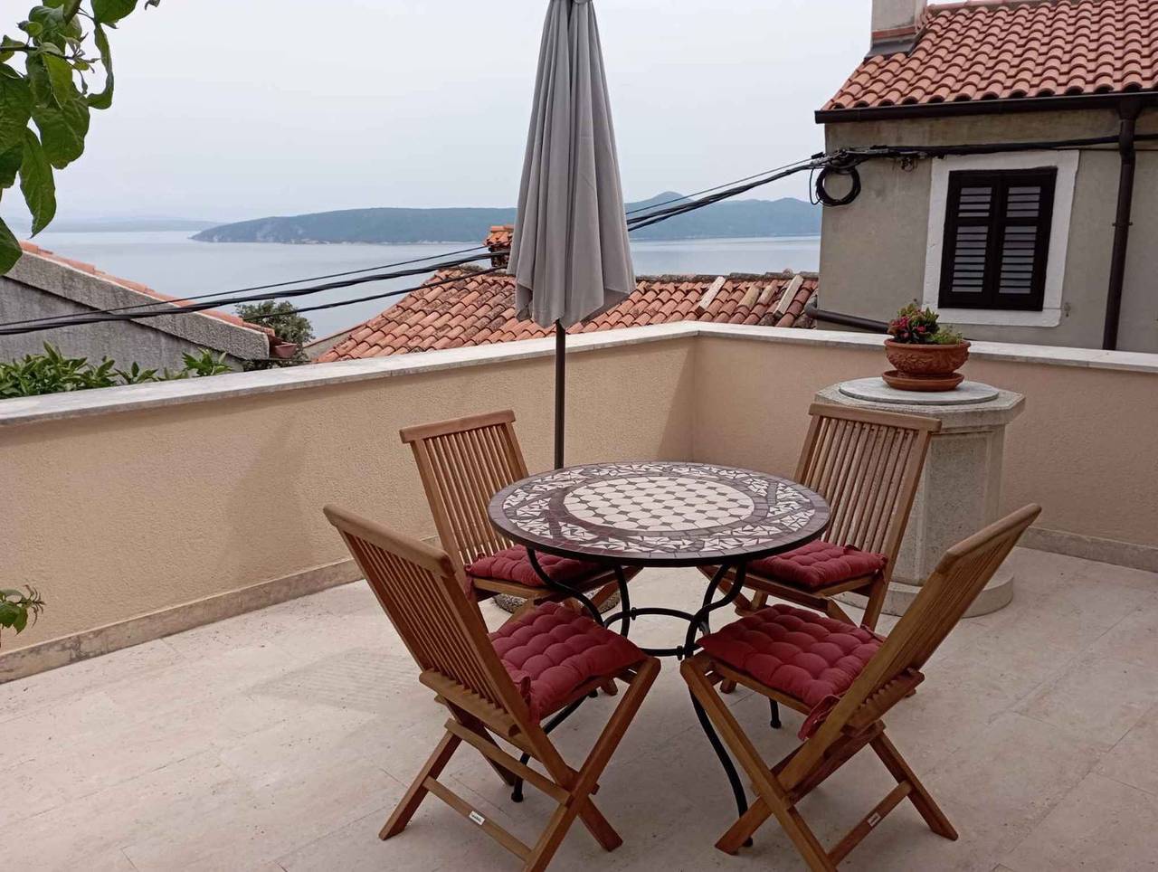 Ferienhaus mit Terrasse und Meerblick  in Mošćenice, Moscenicka Draga