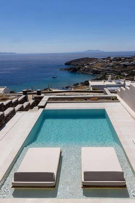 Villa pour 7 personnes, avec terrasse ainsi que vue et piscine