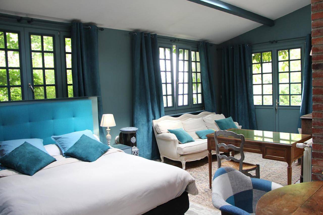 Double Room with Private Bathroom in Compiègne, Oise