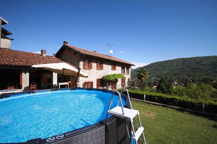 Ferienhaus für 10 Personen, mit Terrasse und Garten in Luganer See (Lombardei)