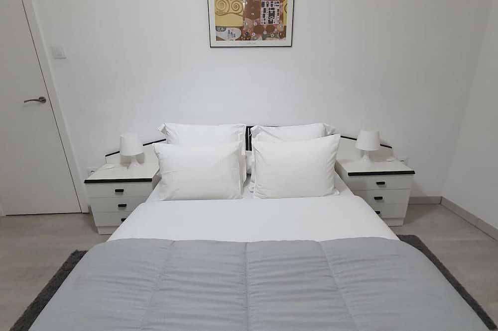Entire apartment, B. O.D Apartaments Collblanc Zone Camp Nou in Hospitalet de Llobregat, l'Hospitalet de Llobregat