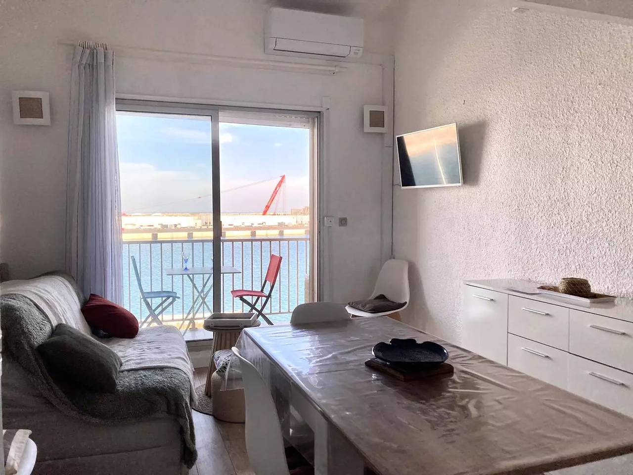 Ganze Wohnung, Klimaanlage und offener Blick: 300m von den Stränden: 4 Schlafzimmer in Port-la-Nouvelle, Côte d'Améthyste