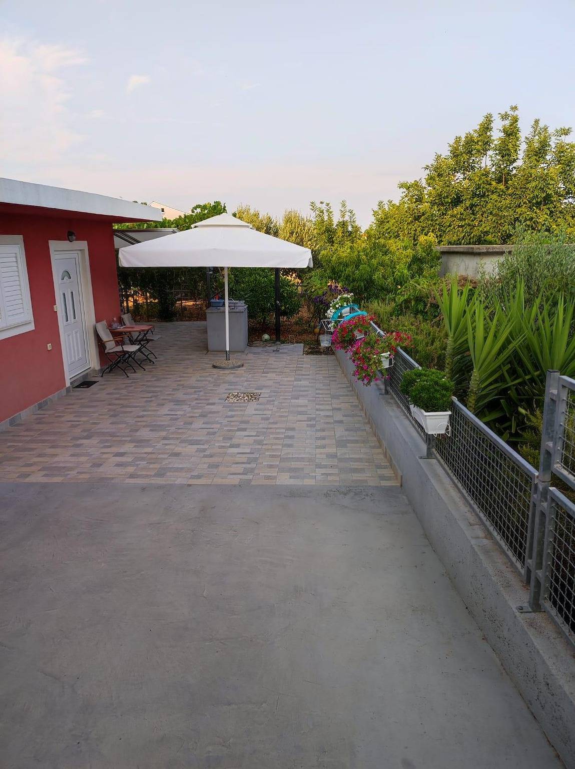 Ganze Wohnung, Studio Appartement mit Terrasse Seget Donji, Trogir As-23533-a in Trogir, Split-Dalmatien