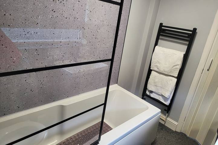 Apartamento entero, Apartment - Sleeps 5 - Great Location - Parking in Stoke-on-Trent, Midlands