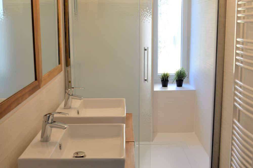 Geheel appartement, Comfortabel appartement (75m2 - 2 slaapkamers) aan de voet van de hellingen - 40 km van Genève in Lélex, Parc naturel régional du Haut-Jura