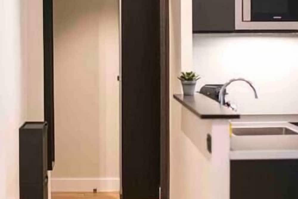Entire apartment, Monaco Modern 2 Beds Apartment Near Casino in Beausoleil, Nice region