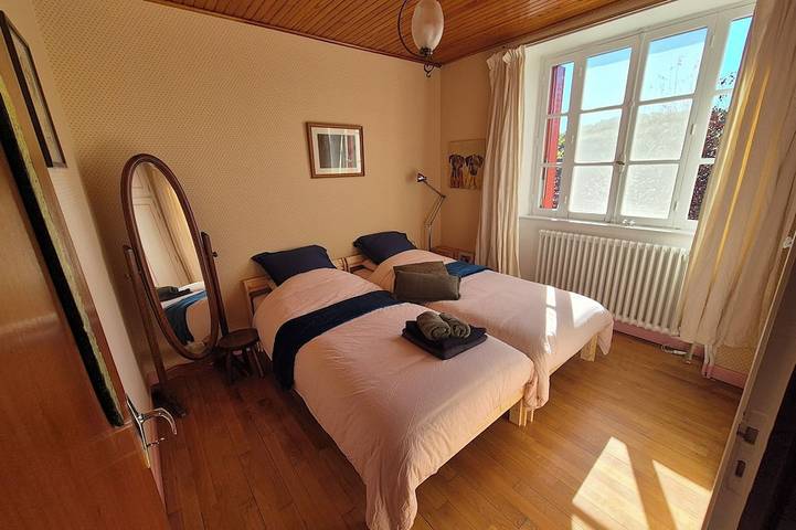 Gîte pour 6 personnes à Saint-Symphorien-de-Thénières - 3