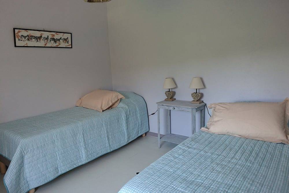 Casa reformada y confortable en una casa de campo provenzal, rodeada de viñedos in Valréas, Enclave de Valreas