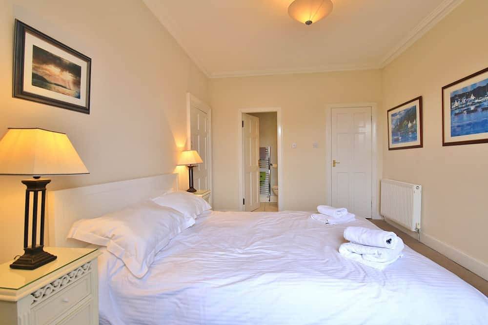 A beautiful 4 bedroomed house next to the harbour with fabulous gardens in Pittenweem, Fife region