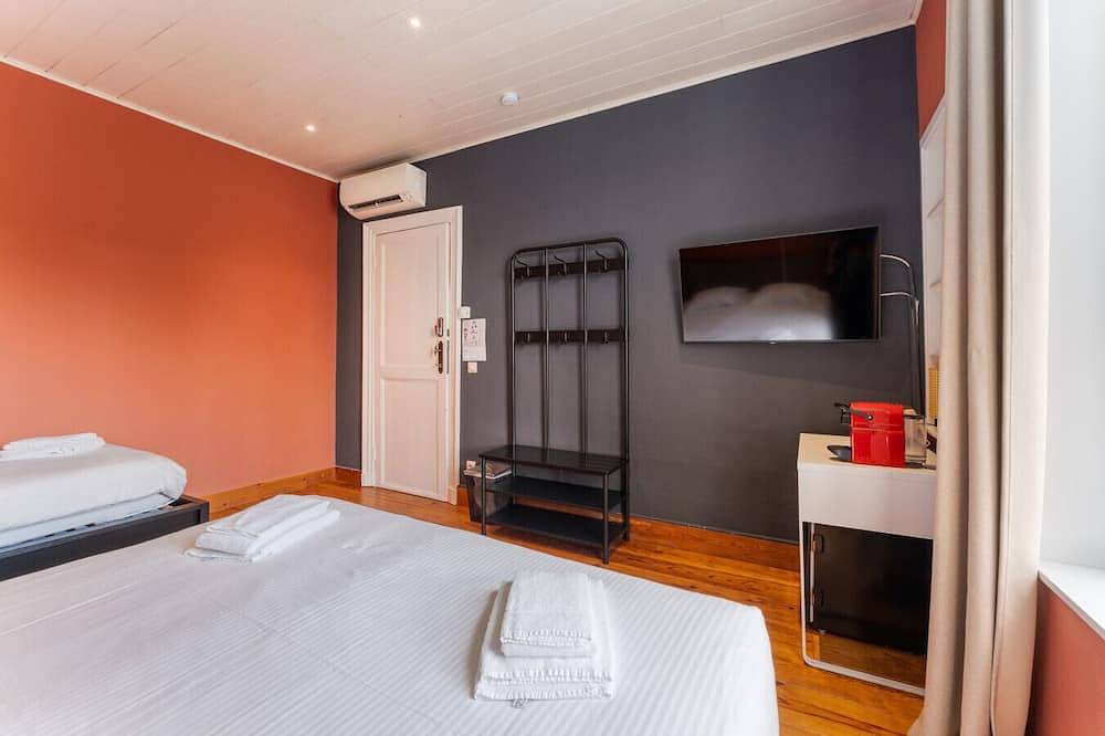 Cosy room next to old brewery in The Lake Suites in Bruges, Flandre-Occidentale