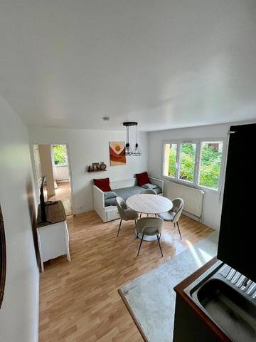 Gîte pour 2 personnes, avec jardin dans Lac de Paladru