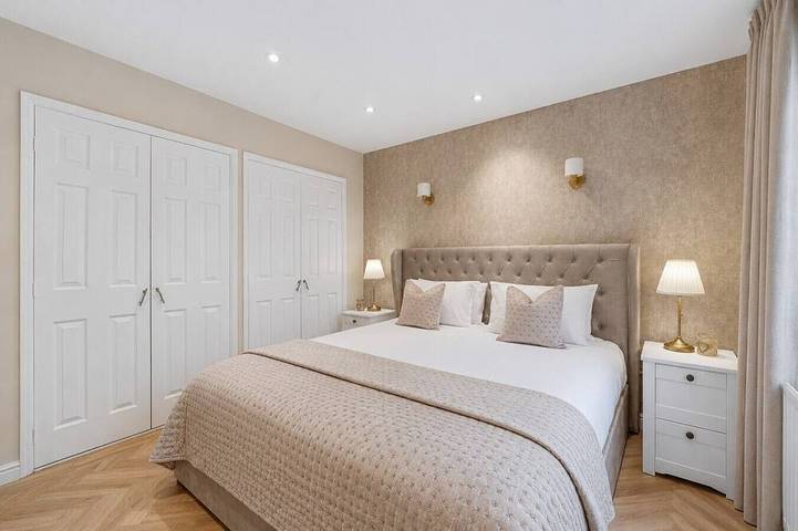 New! Threadfold Townhouse - Peaceful Riverside Stay - Sleeps 6 in Bolton, Greater Manchester