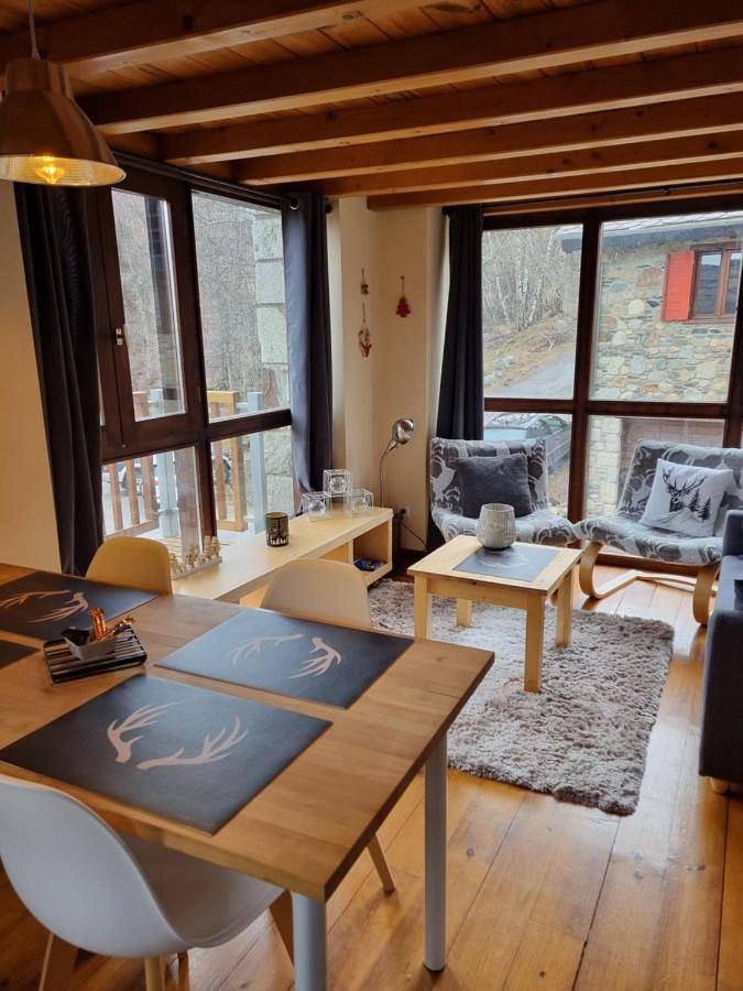 Chambre d’hôte pour 6 personnes, avec terrasse ainsi que jardin et piscine dans les Pyrénées - 2