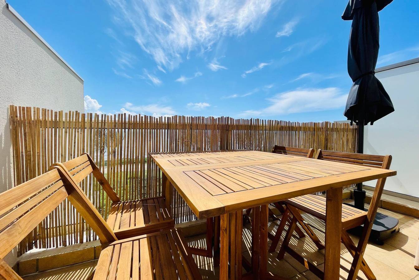 Appartement entier, La Canopée - Beau T3 Vue Mer Imprenable  in La Rochelle, Région de La Rochelle