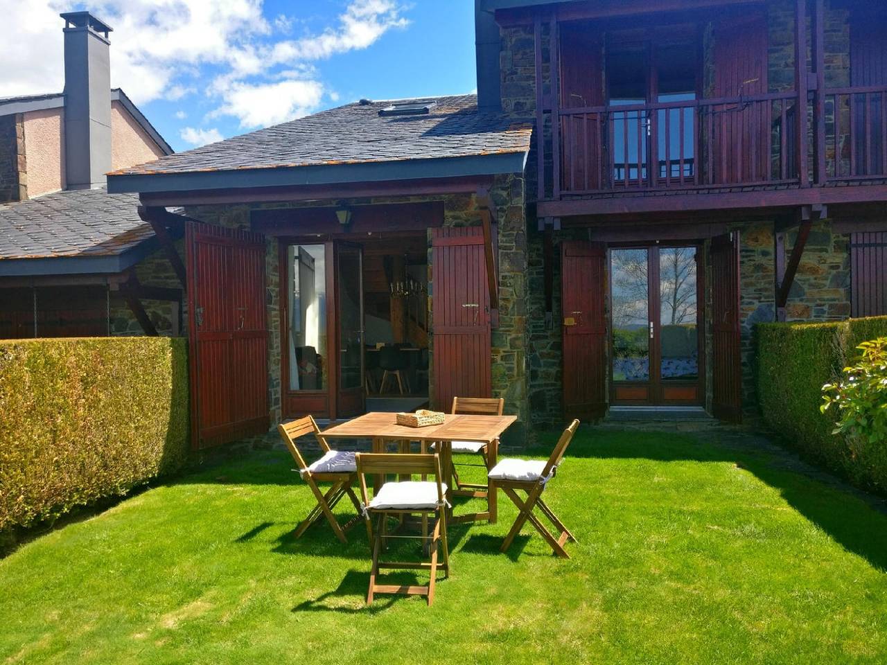 Maison 3 ch. Piscine, Padel, Cheminée et Jardin Privé in Sainte-Léocadie, Région de Prades