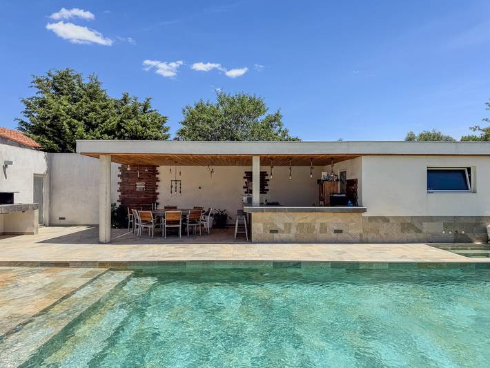 Location de vacances pour 10 personnes, avec Balcon ainsi que Jacuzzi et Terrasse à Cuxac-d'Aude