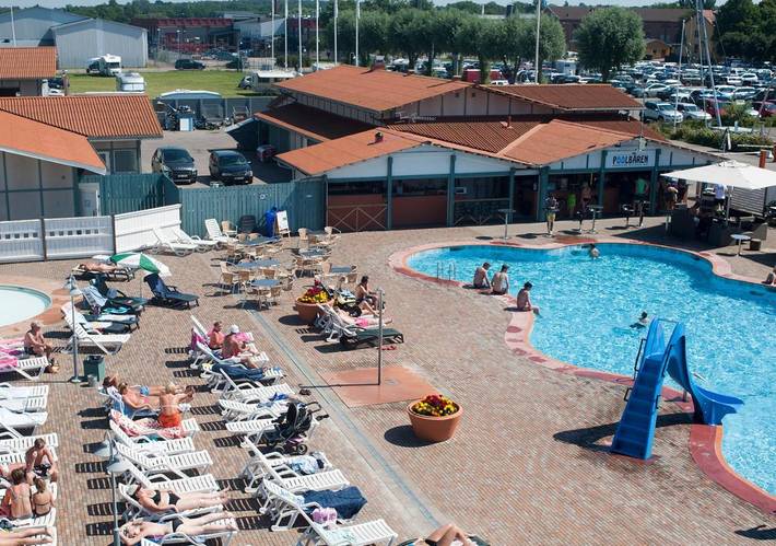 Camping für 6 Personen, mit Terrasse und Kinderpool sowie Pool in Südschweden - 4