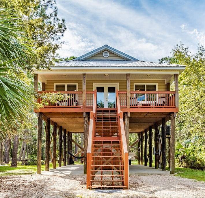 Vacation house for 9 people, with yard, with pets in Dauphin Island