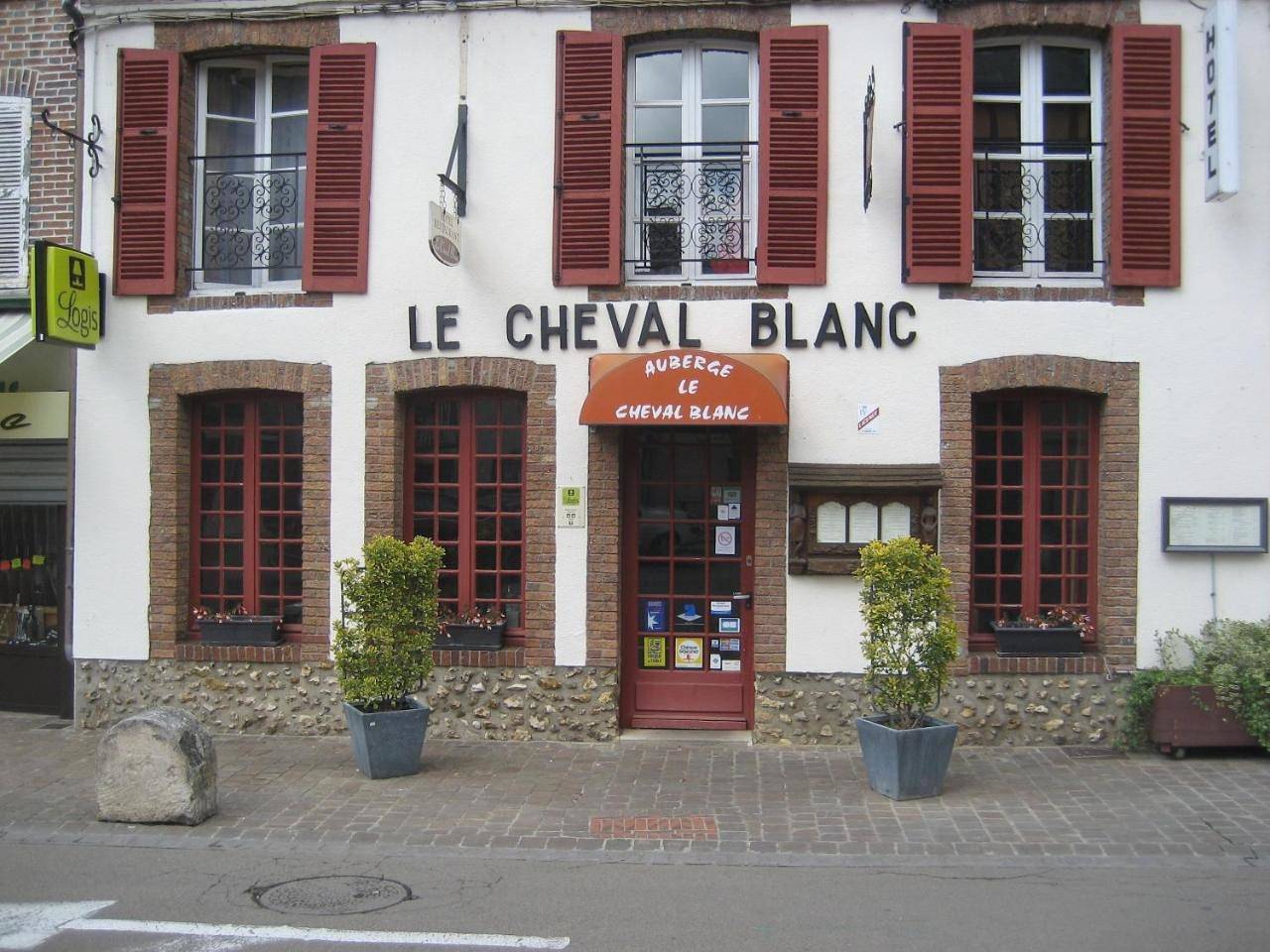 Superior Double Room in Charny-Orée-de-Puisaye, Région d'Auxerre