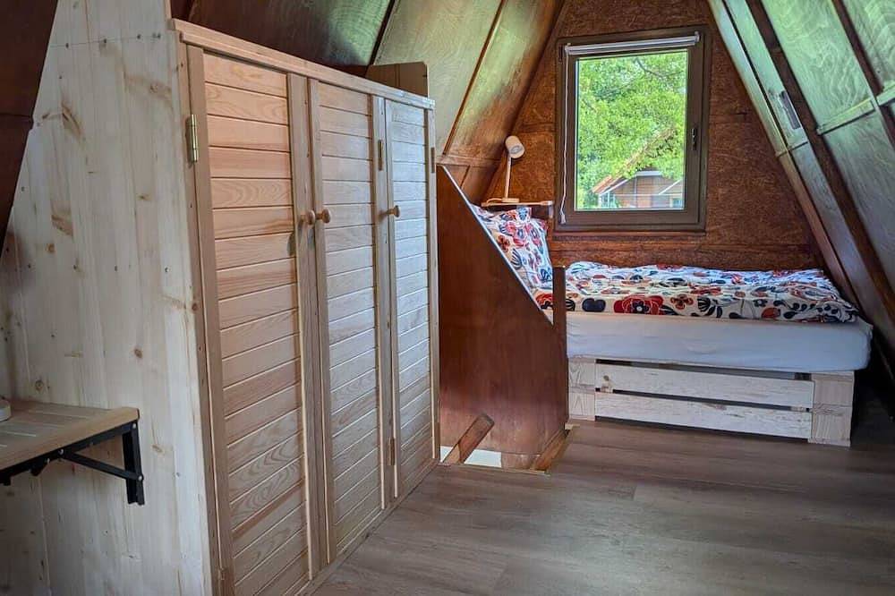 Gemütliche Finnhütte am Plauer See in der Natur in Zislow, Plauer See
