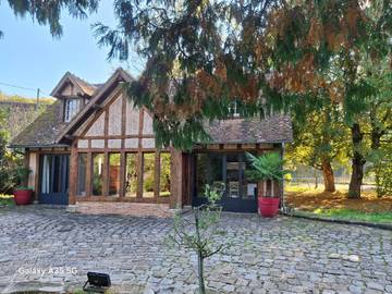 Location de vacances pour 7 personnes, avec piscine ainsi que vue et jardin, animaux acceptés à Verlin