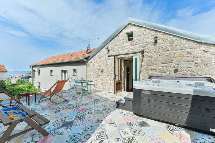 Ferienhaus für 8 Personen, mit Balkon/Terrasse in Pakostane