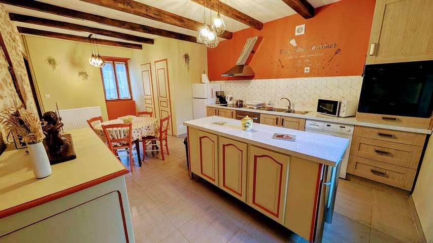 Gîte pour 6 personnes, avec jardin, animaux acceptés à Saint-Julien-le-Petit - 3