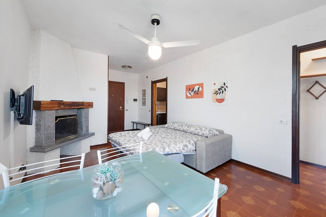 Appartamento intero, Appartamento 'Garibaldi Lake View - Sirmione' con Vista Lago, Balcone e Wi-Fi in Colombare, Sirmione
