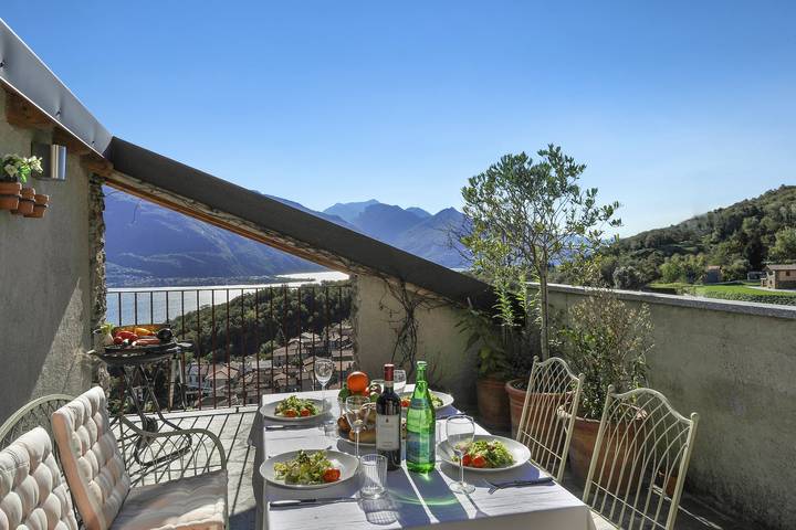 Ferienwohnung für 4 Personen, mit Pool und Terrasse sowie Seeblick, kinderfreundlich in Pianello del Lario - 2