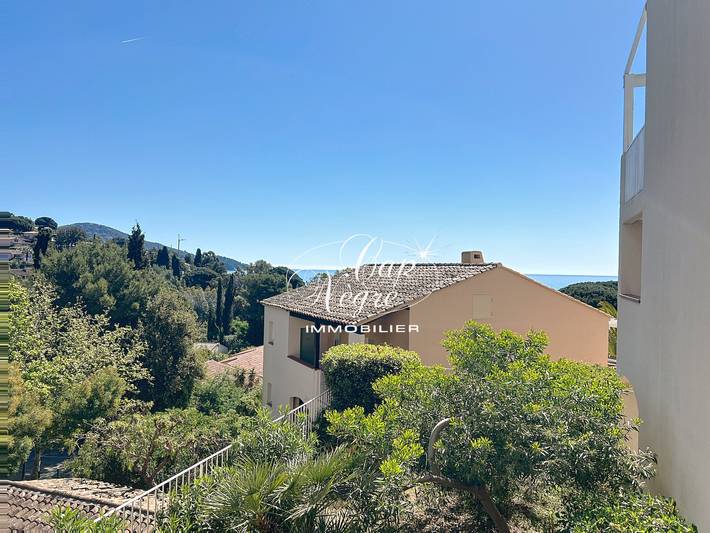 Gîte pour 4 personnes, avec Terrasse dans Pramousquier