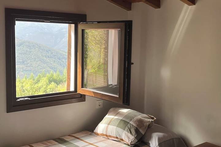 Casa Rural Independiente en Asturias, Admitimos Mascotas in Chanuces, Quirós