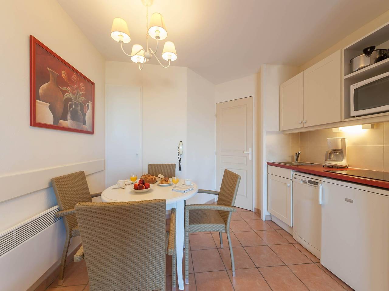 Appartement entier, Escapade côtière avec espace privé in Mallemort, Région d'Arles